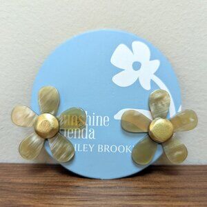 NWT Sunshine Tienda daisy horn studs flower earrings